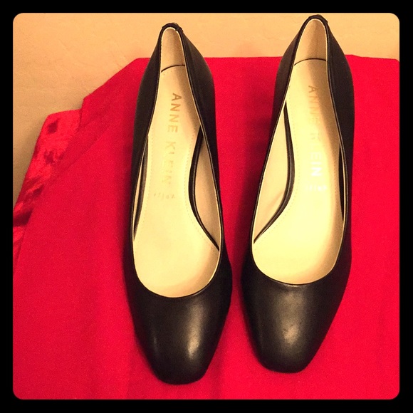 Anne Klein Leather Heels - Picture 4 of 8